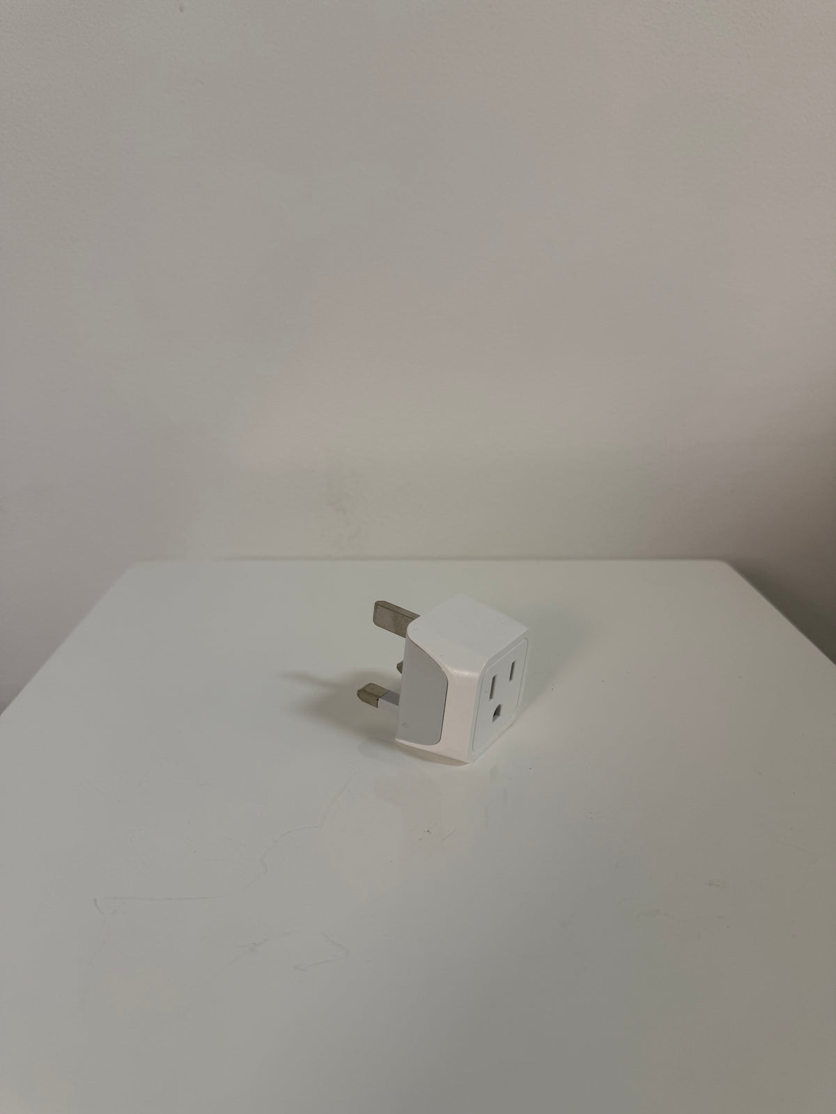 UK/HK/UAE to USA Outlet Converter