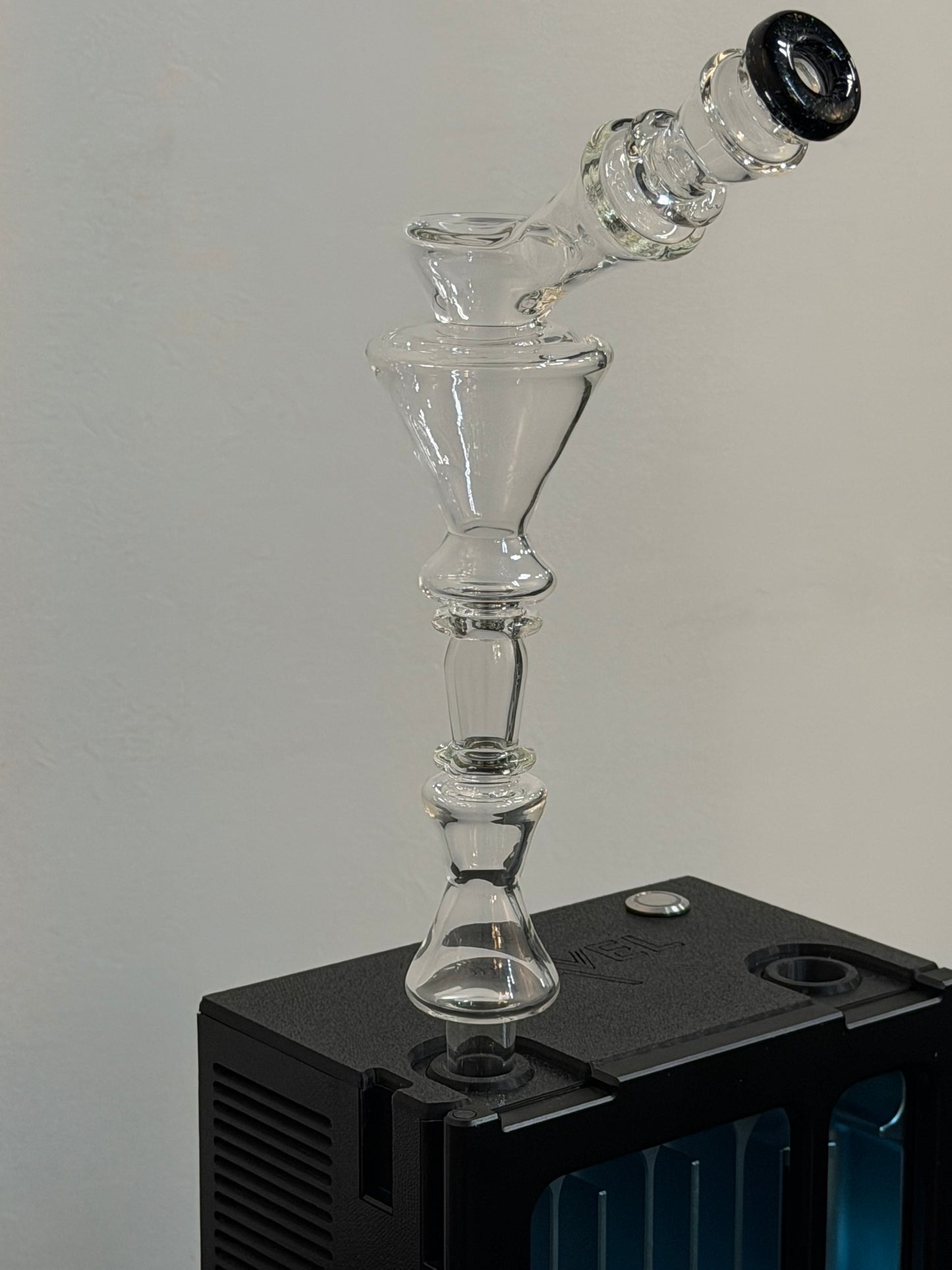 ERY GLASS BOX DRY NECKS