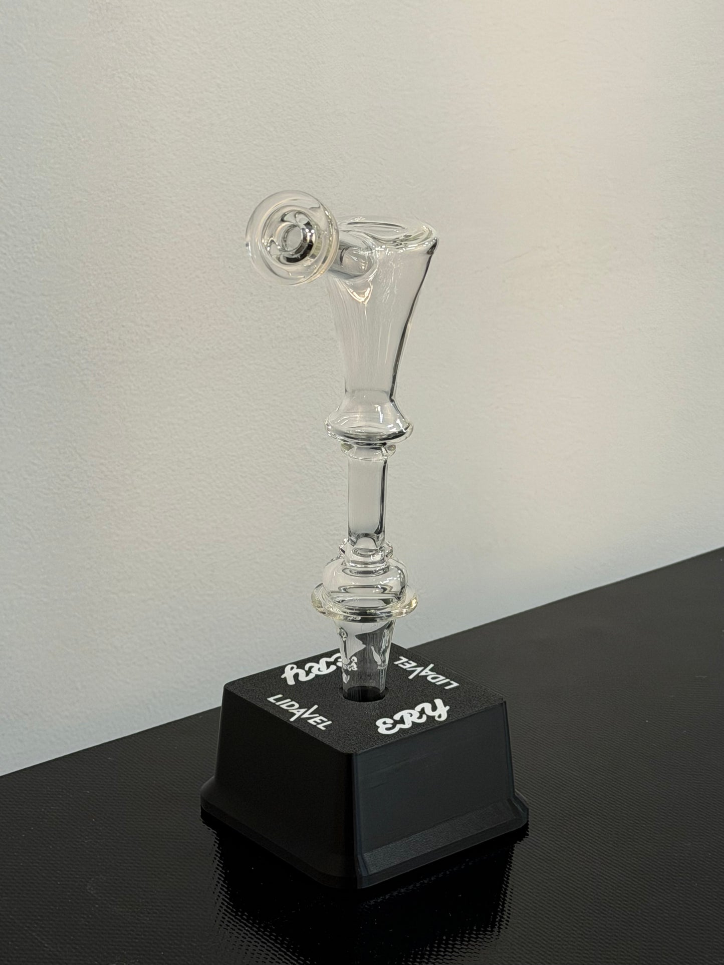 ERY GLASS BOX DRY NECKS