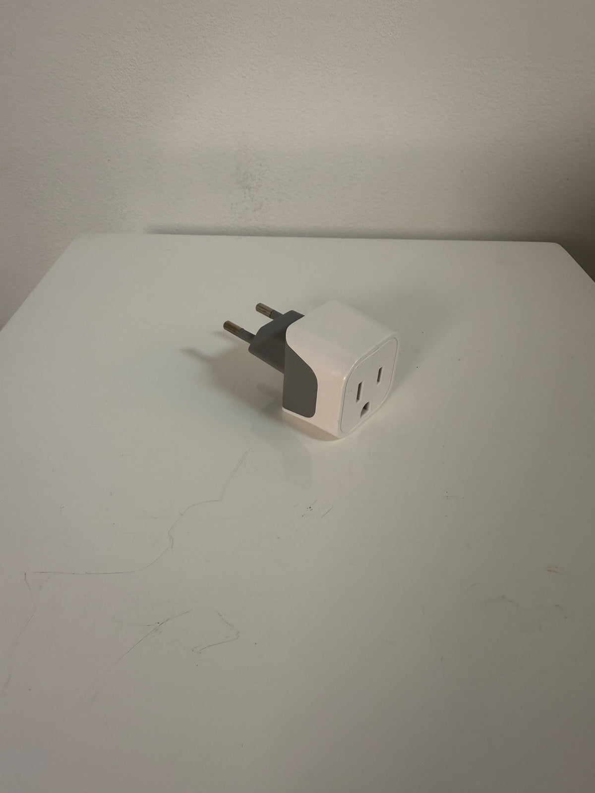 EU to USA Outlet Converter