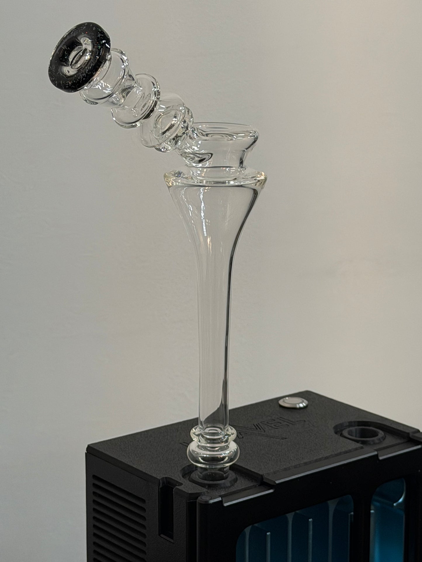 ERY GLASS BOX DRY NECKS