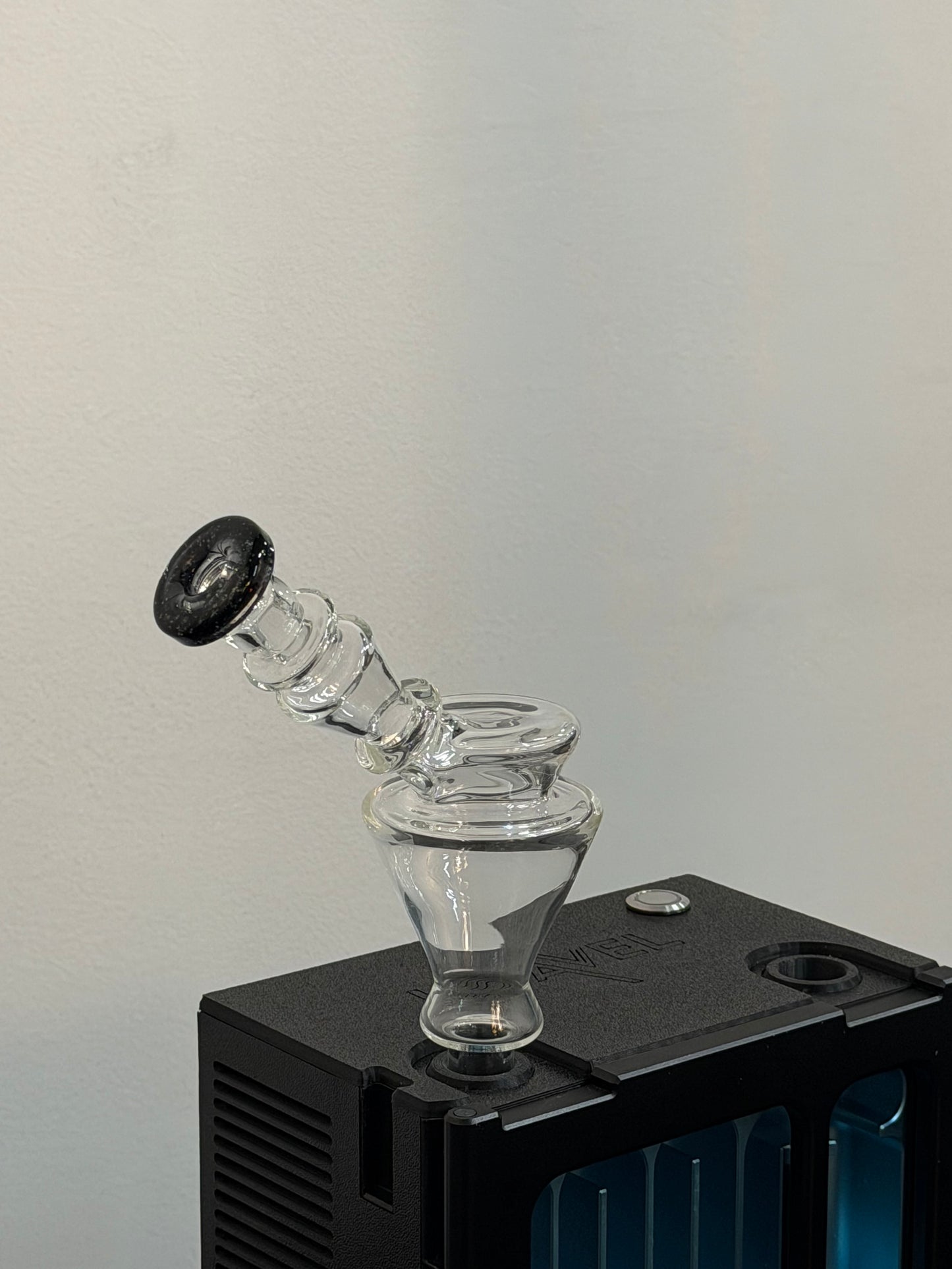 ERY GLASS BOX DRY NECKS