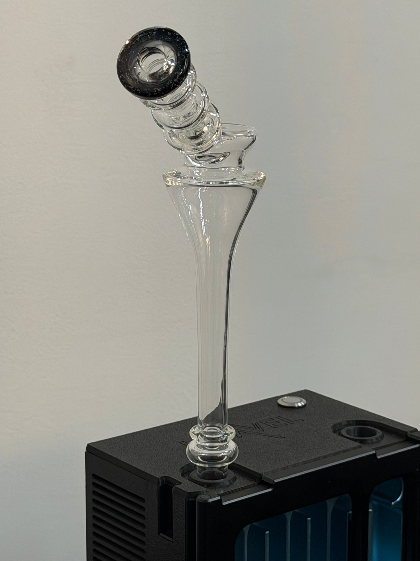 ERY GLASS BOX DRY NECKS
