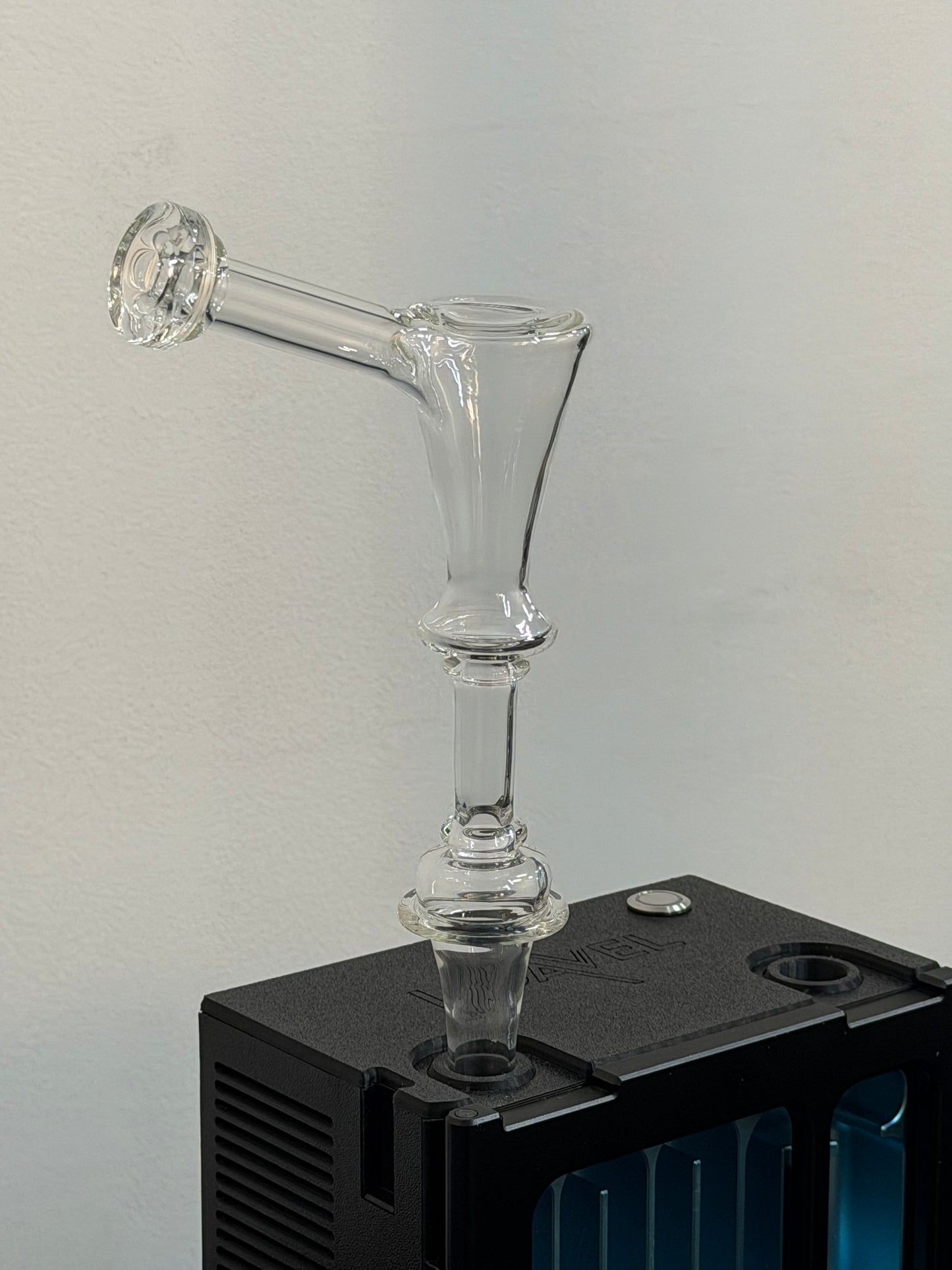 ERY GLASS BOX DRY NECKS