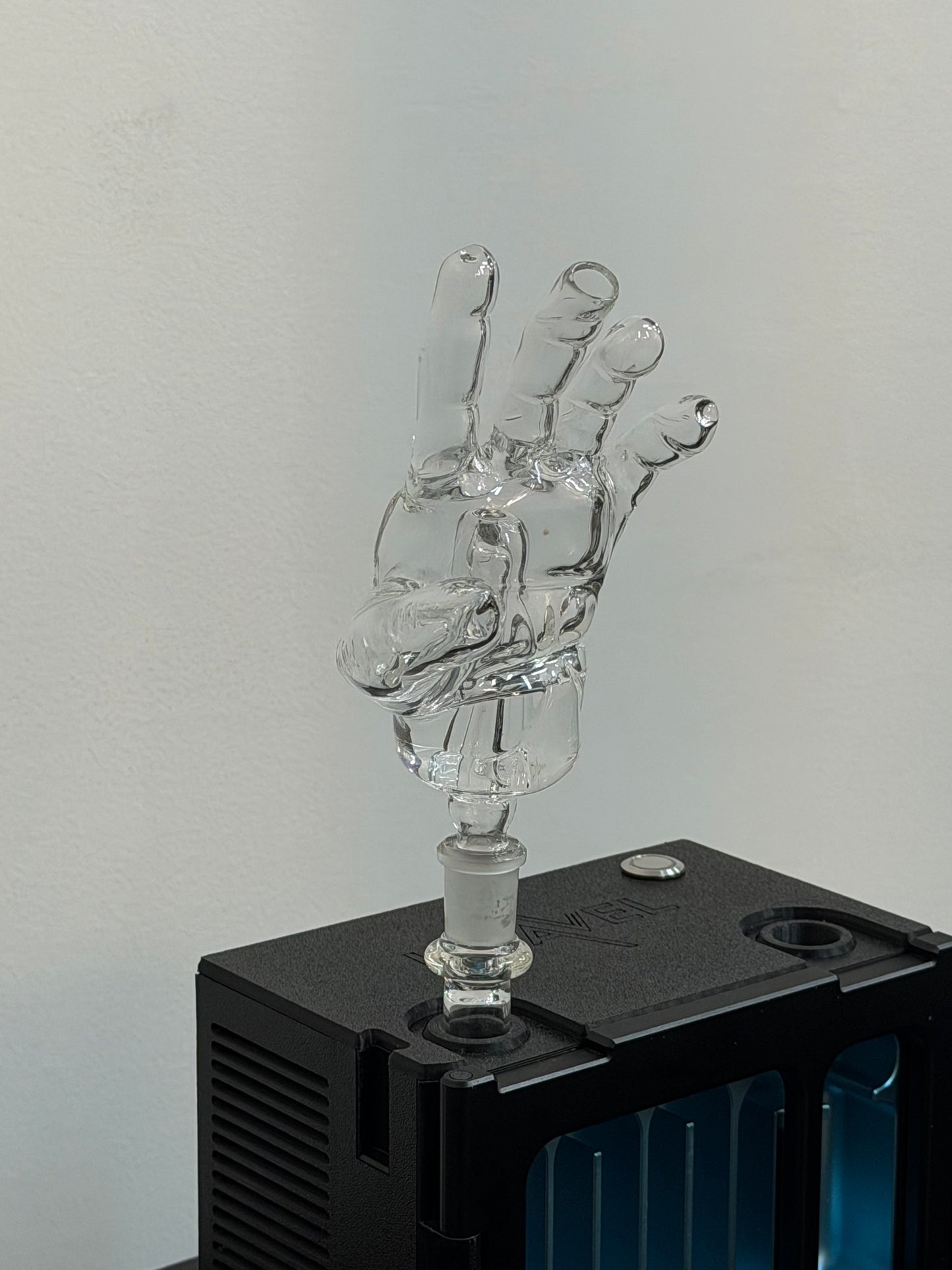 EKA GLASS HAND WATER TOP