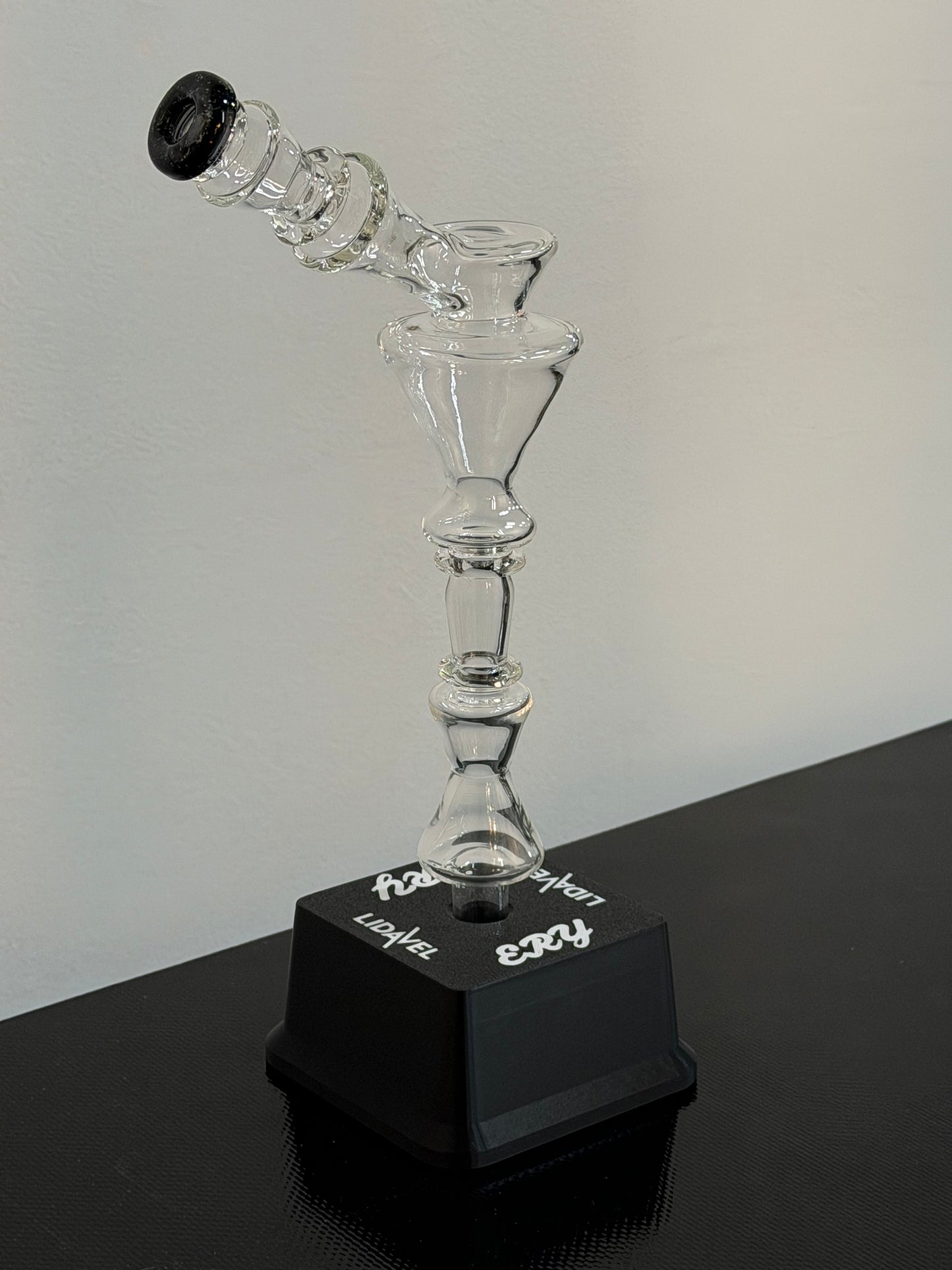 ERY GLASS BOX DRY NECKS