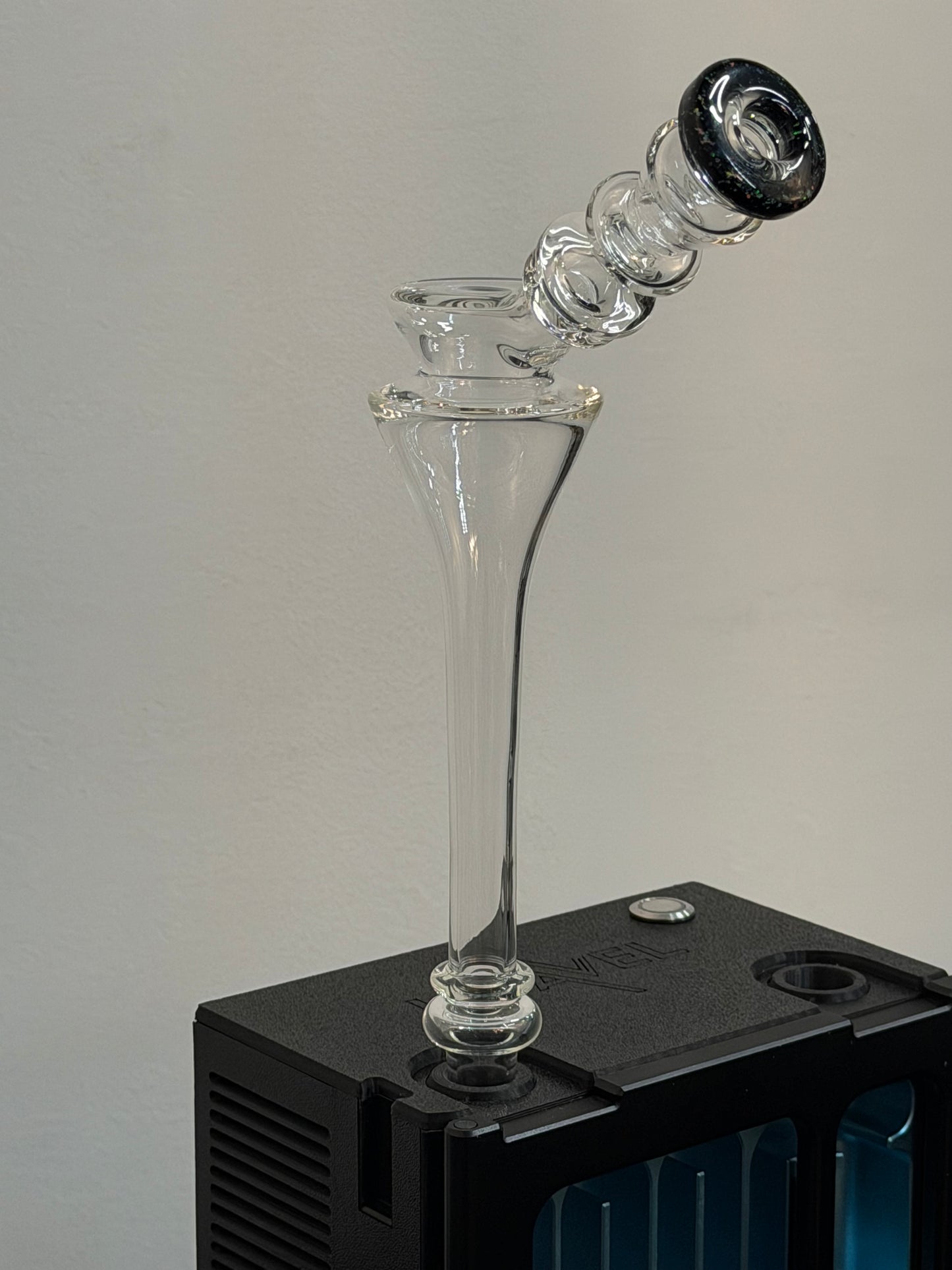 ERY GLASS BOX DRY NECKS