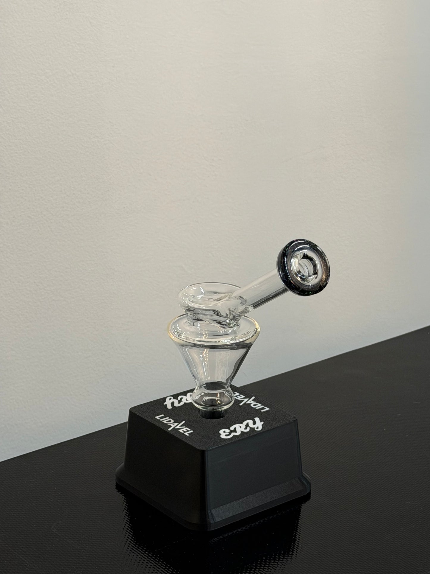 ERY GLASS BOX DRY NECKS