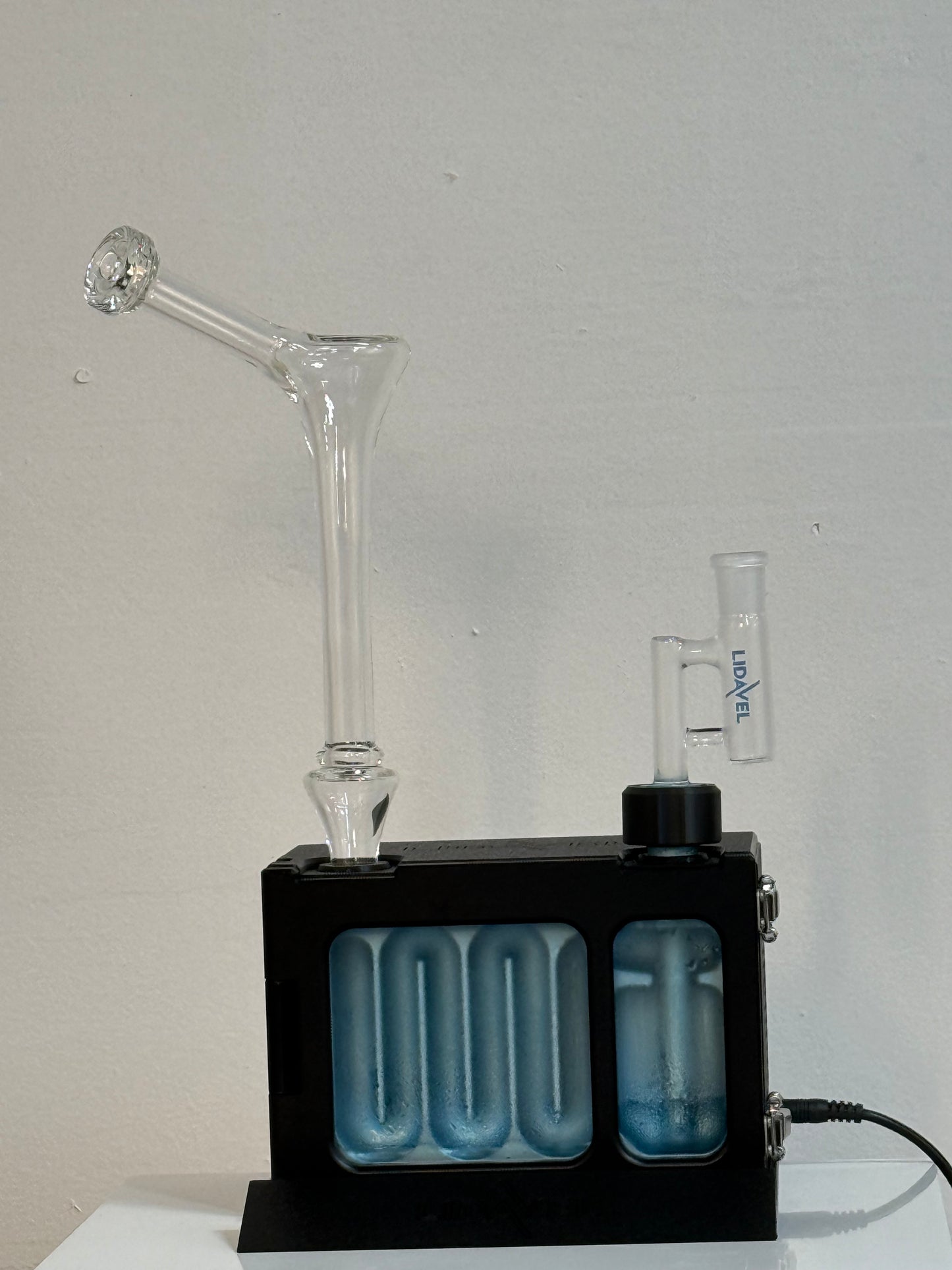 ERY GLASS BOX DRY NECKS