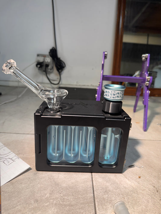 ERY GLASS BOX DRY NECKS